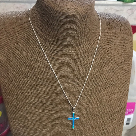 18” 925 Sterling Silver Box Chain With 925 Cross